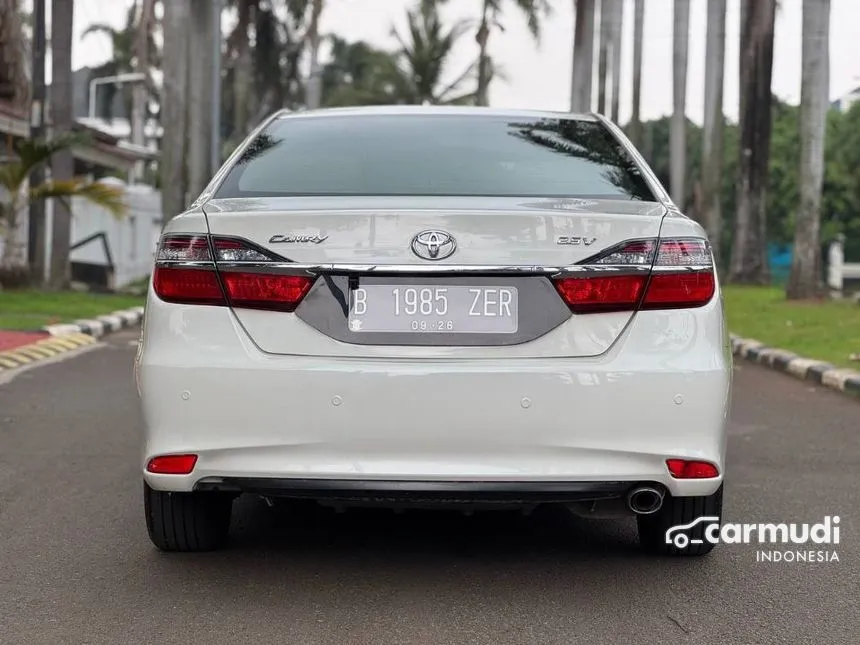 2015 Toyota Camry V Sedan