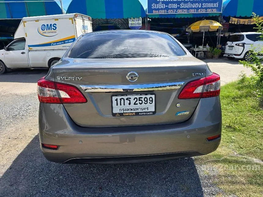 2013 Nissan SYLPHY V Sedan