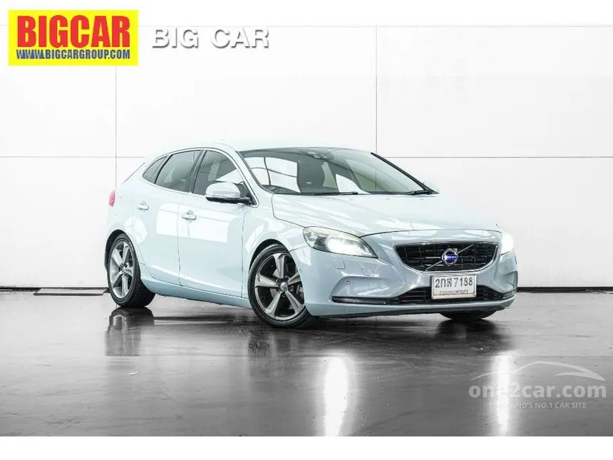 2013 Volvo V40 T5 Cross Country Wagon
