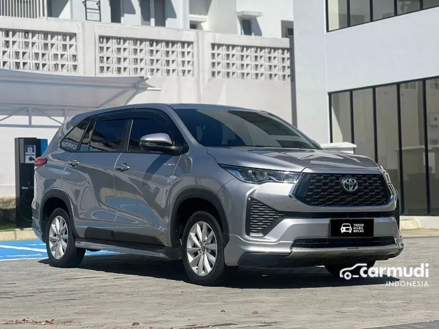 2022 Toyota Kijang Innova Zenix V HV MPV