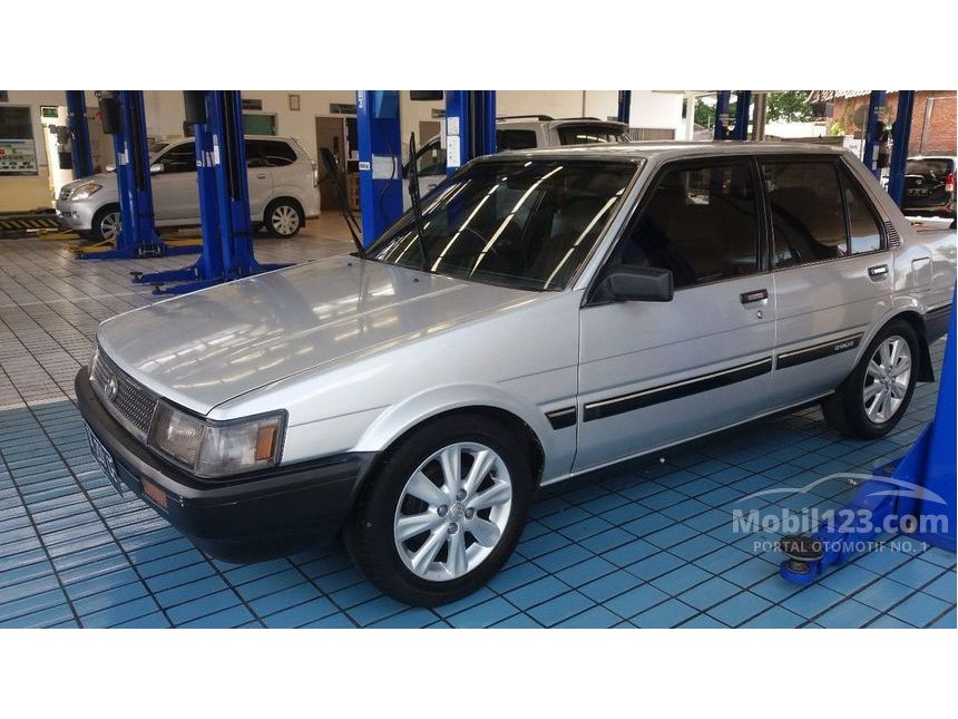 Jual Mobil Toyota Corolla 1986 1.3 di Bali Manual Sedan 