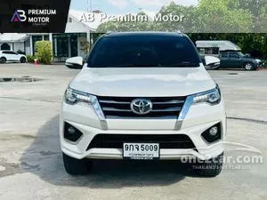 2017 Toyota FORTUNER 2.8 TRD Sportivo (Blacktop) SUV