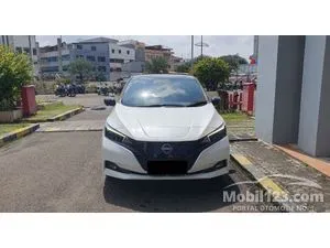 2024 Nissan Leaf (2 Tone) Hatchback