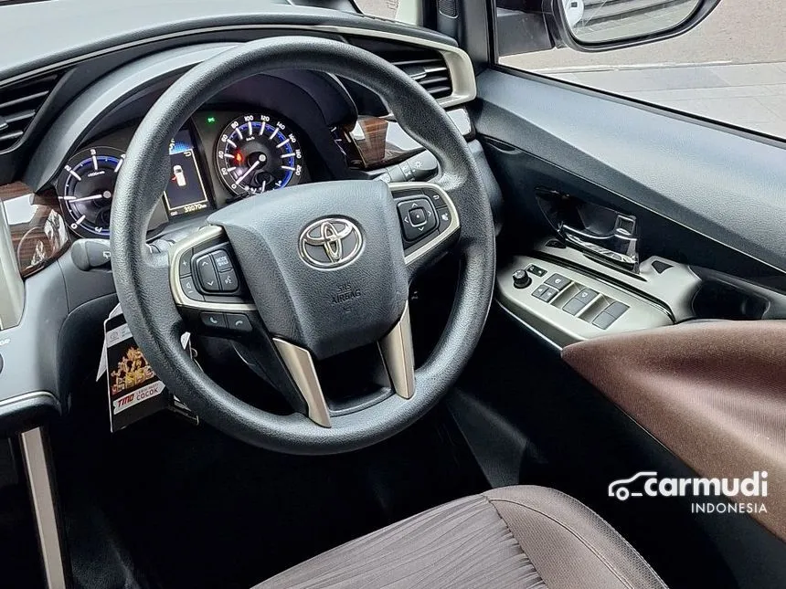 2022 Toyota Kijang Innova V MPV