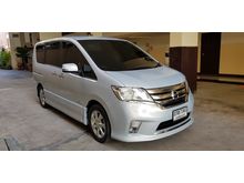 2014 Nissan Serena 2.0 (ปี 11-15) S-Hybrid Wagon AT