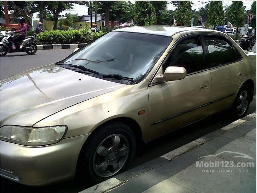 Jual Mobil  Honda  Accord  2002 VTi 2 3 di Jawa Timur Manual 