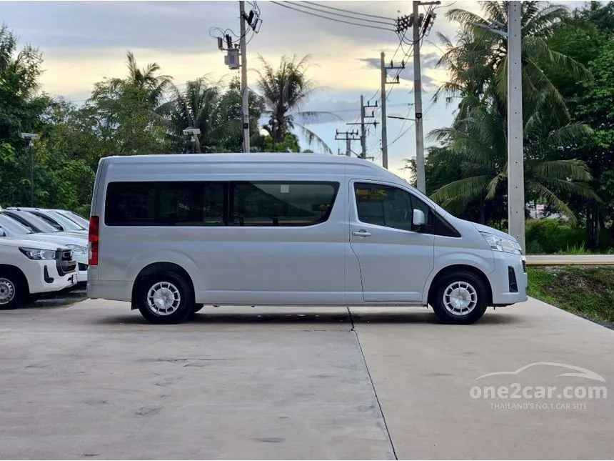 2021 Toyota Commuter Van