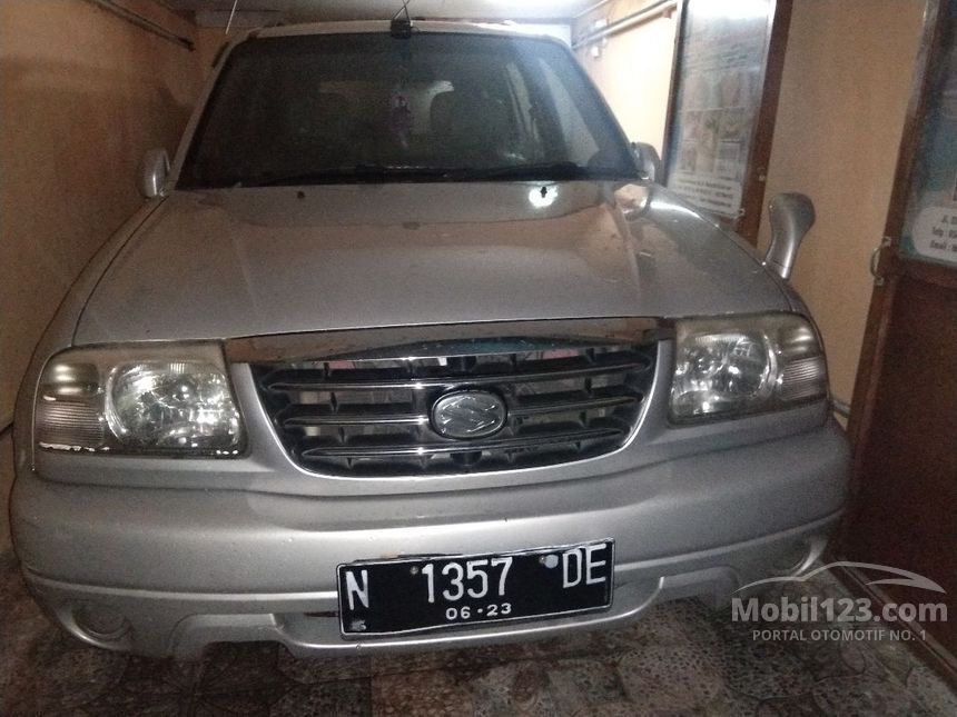 Jual Mobil  Suzuki  Grand Escudo  2005 XL 7 2 5 di Jawa Timur 