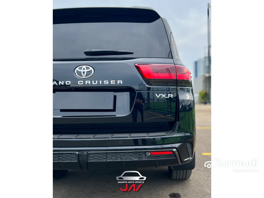 2023 Toyota Land Cruiser 300 VX-R SUV