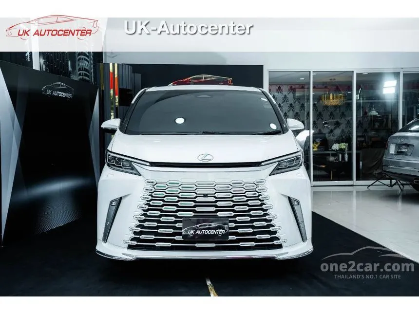 2024 Lexus LM350h Executive Van