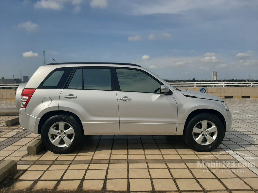  Jual Mobil Suzuki Grand Vitara  2009 2 2 0 di Banten 