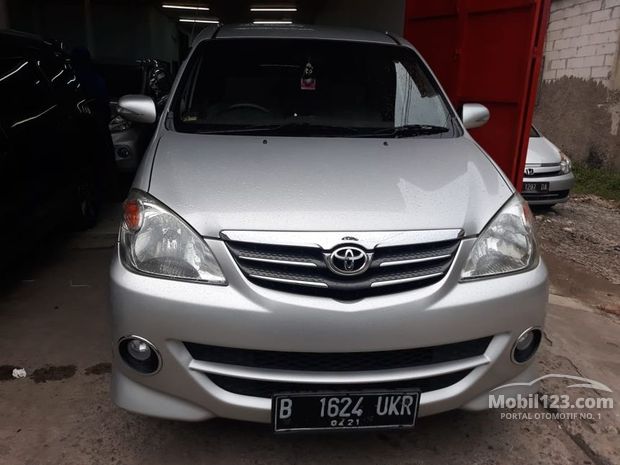 Toyota Avanza  Mobil  bekas  dijual di Dki jakarta Indonesia 