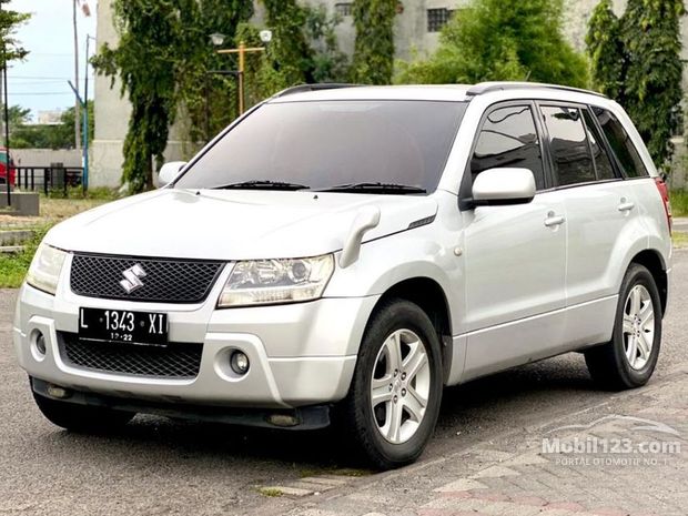  Suzuki  Grand  Vitara  Mobil  Bekas  Baru  dijual  di Surabaya  