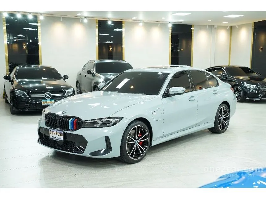 2025 BMW 330e M Sport Sedan