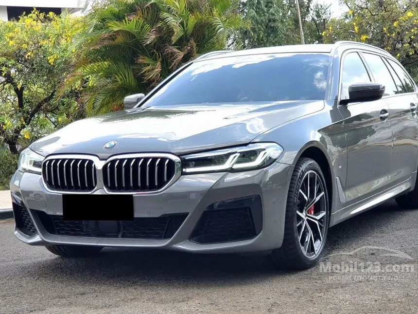 Jual Mobil BMW 530i 2022 M Sport 2.0 di DKI Jakarta Automatic Wagon Abu ...