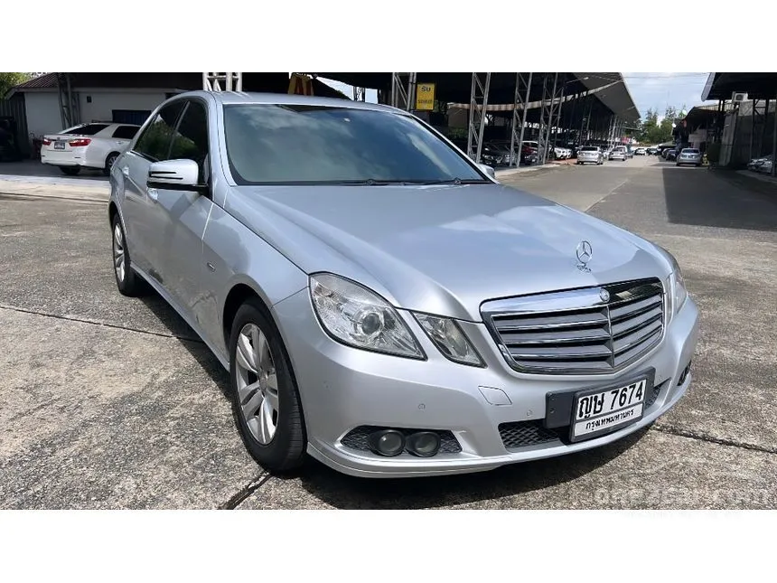 2011 Mercedes-Benz E200 CGI BlueEFFICIENCY Sedan