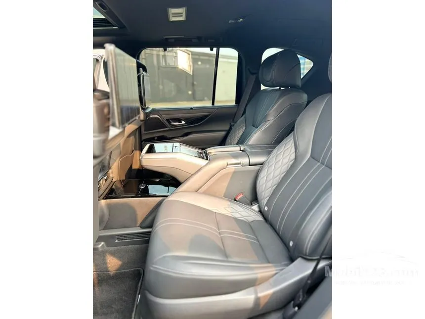 2025 Lexus LX 700h VIP SUV