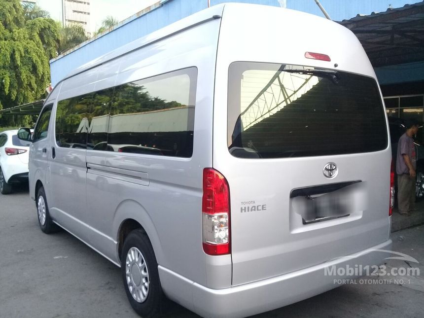  Jual  Mobil  Toyota  Hiace  2021 High Grade Commuter  2 5 di 