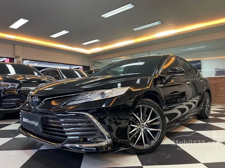 Jual Mobil Toyota Camry 2023 Hybrid 2.5 di DKI Jakarta Automatic Sedan Hitam Rp 675.000.000