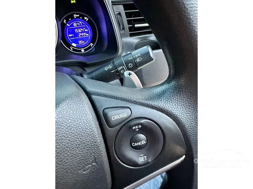 2015 Honda JAZZ SV Hatchback