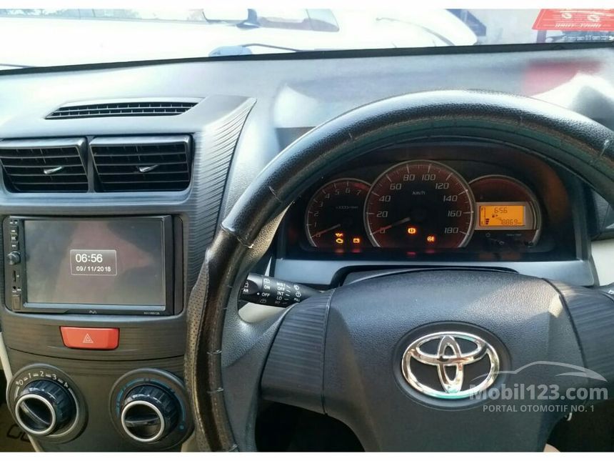 2013 Toyota Avanza E MPV