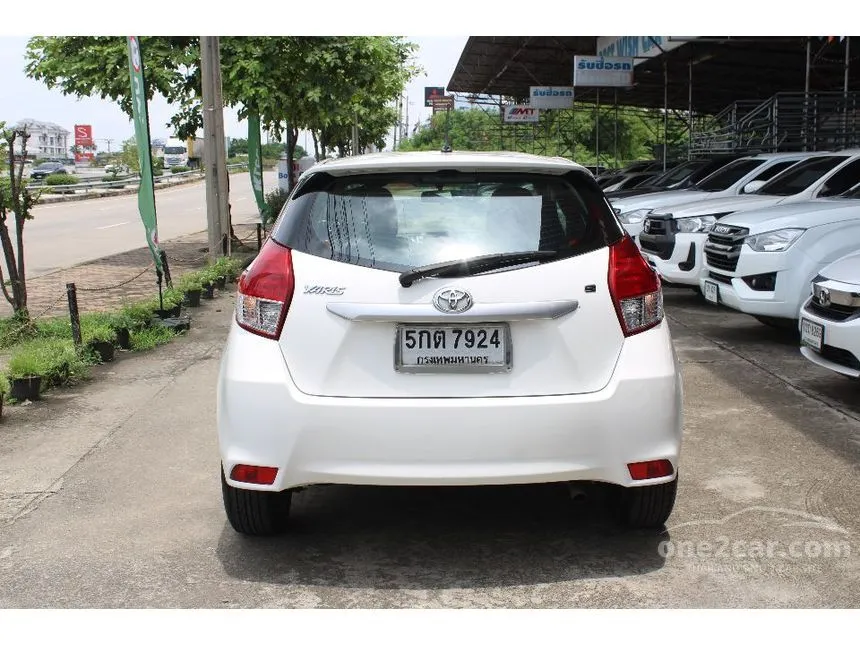 2016 Toyota YARIS E Hatchback