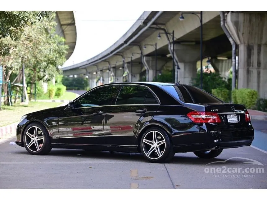 2011 Mercedes-Benz E250 CGI BlueEFFICIENCY AMG Sedan