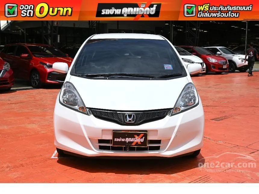 2013 Honda JAZZ V Hatchback