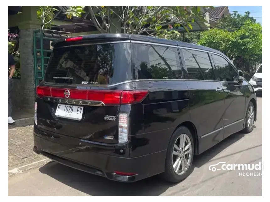 2012 Nissan Elgrand Highway Star MPV