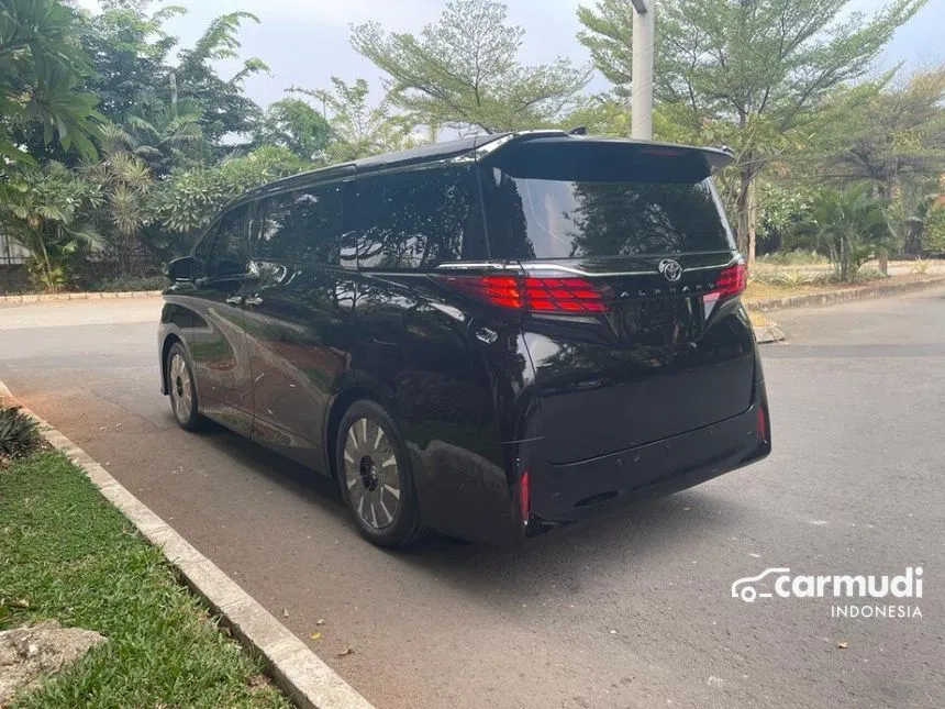 2024 Toyota Alphard HEV Modellista MPV