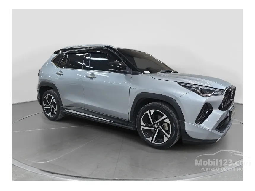 2023 Toyota Yaris Cross S HV SUV