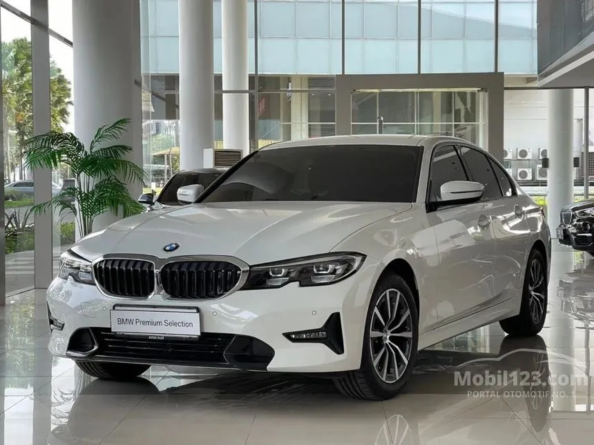 Jual Mobil BMW 320i 2022 Dynamic 2.0 di DKI Jakarta Automatic Sedan Putih Rp 885.000.000