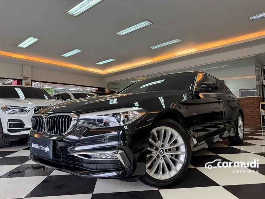 2018 BMW 530i Luxury Sedan