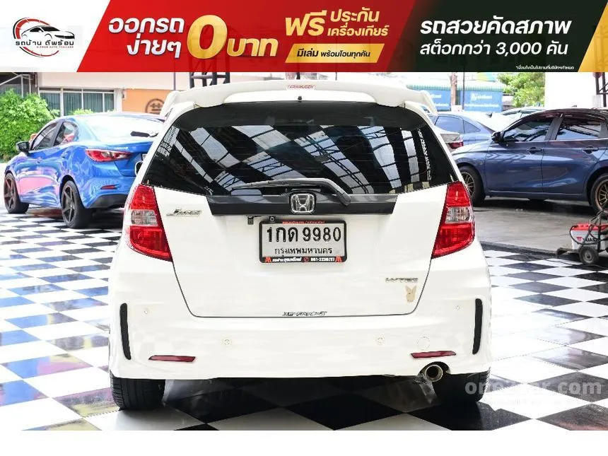 2013 Honda JAZZ SV Hatchback
