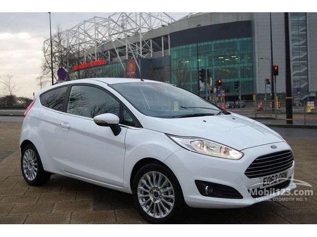 Ford Fiesta EcoBoost S Mobil Bekas Baru dijual di 