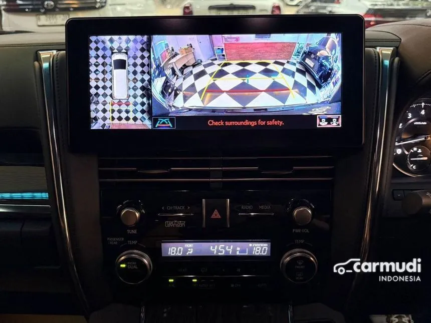 2022 Lexus LM 350 7 Seater MPV