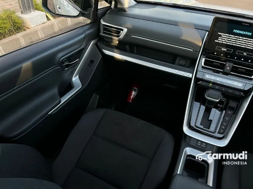 2023 Toyota Kijang Innova Zenix V (Premium Color) MPV