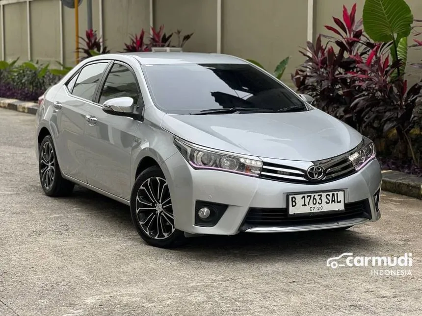 2015 Toyota Corolla Altis V Sedan