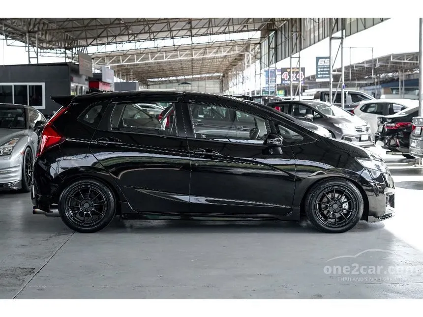 2016 Honda JAZZ SV Hatchback