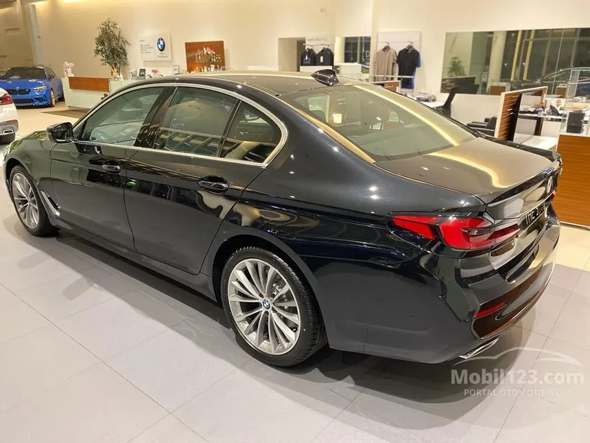 Jual Mobil BMW 530i 2021 Opulence 2.0 di DKI Jakarta Automatic Sedan ...