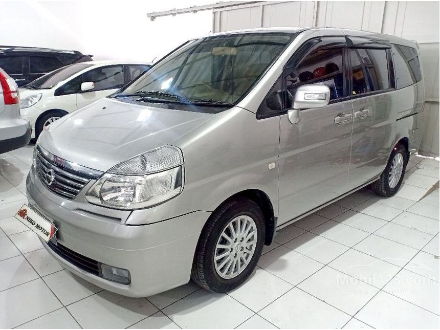 Nissan serena highway star