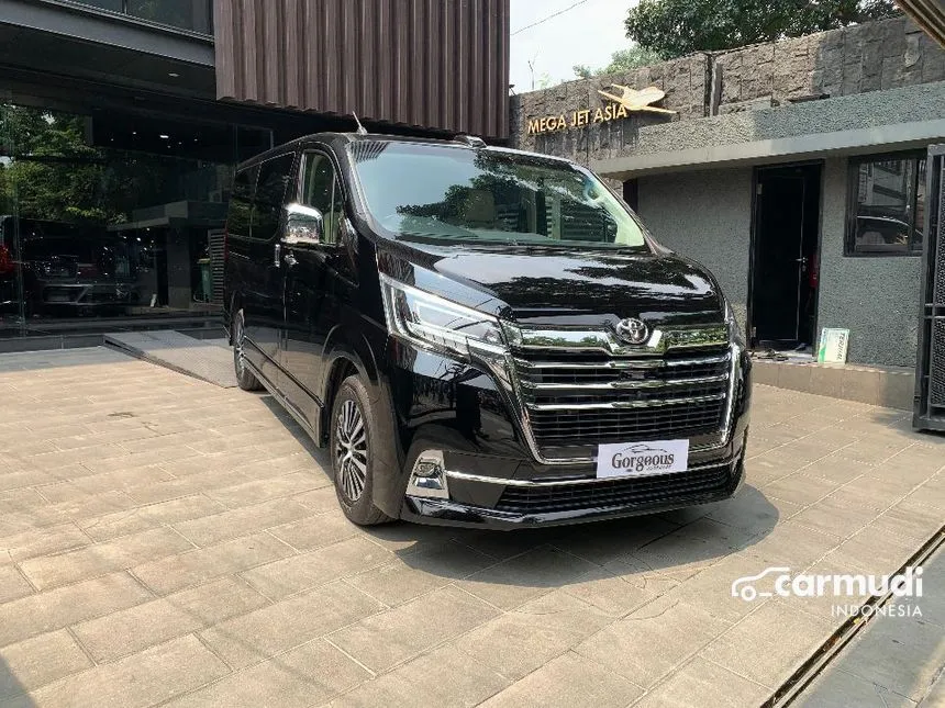 2024 Toyota GranAce G Wagon