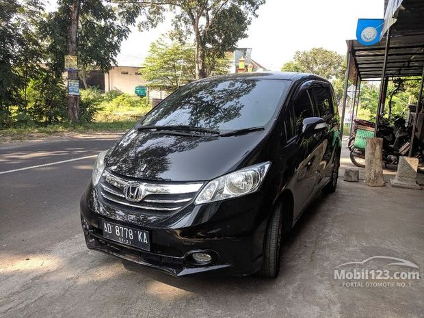 Honda Freed Mobil bekas dijual di Jawa-tengah Indonesia 
