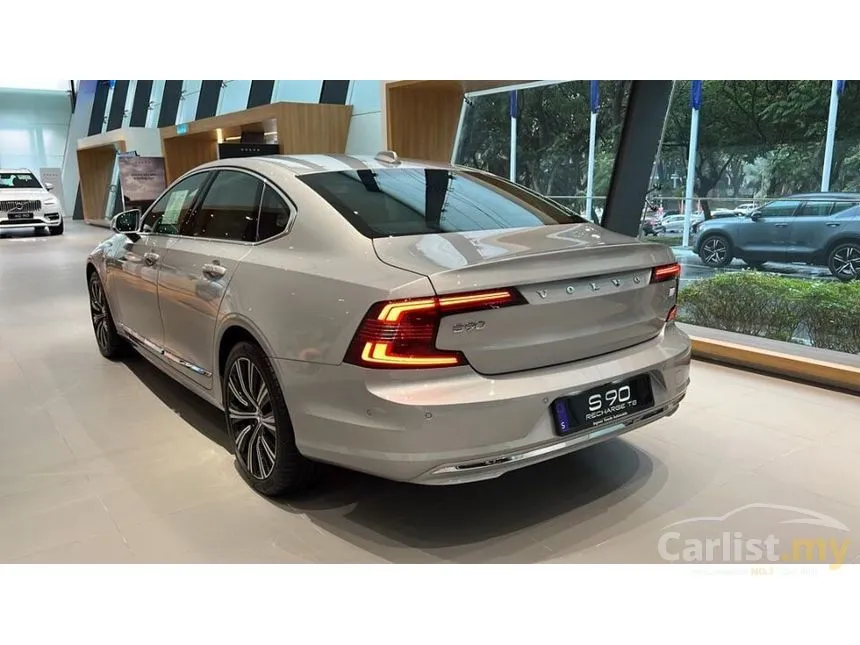 2024 Volvo S90 Recharge T8 PHEV Sedan