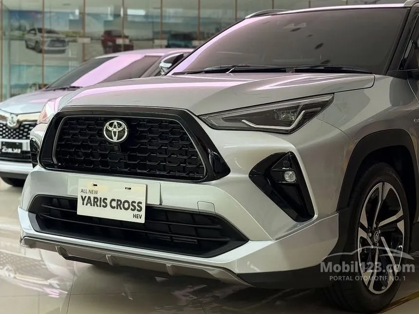 2026 Toyota Yaris Cross S HV with GR Parts Aero Pkg SUV