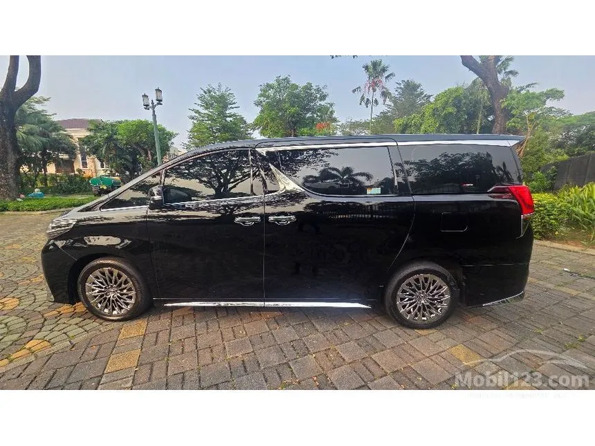 2021 Lexus LM 350 7 Seater MPV