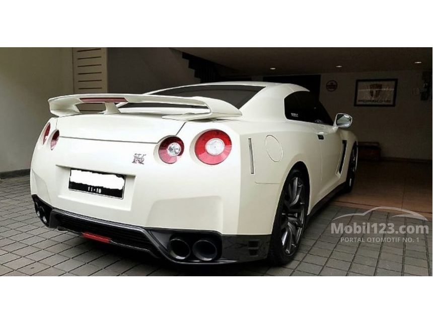 2013 Nissan GT-R Coupe