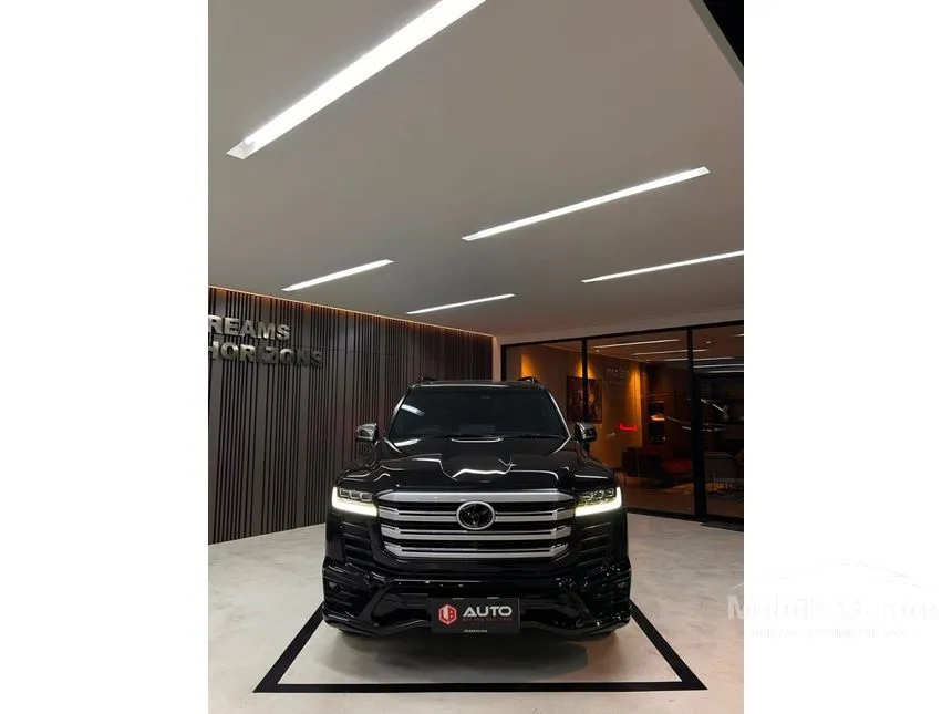 2025 Toyota Land Cruiser 300 VX-R SUV