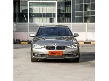 2018 BMW 320i 2.0 Luxury Sedan LOW ODO 36rb, Tdp bisa 20jt