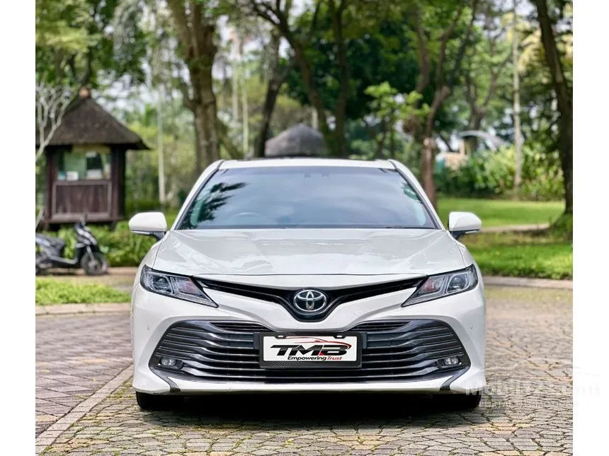 2020 Toyota Camry V Sedan